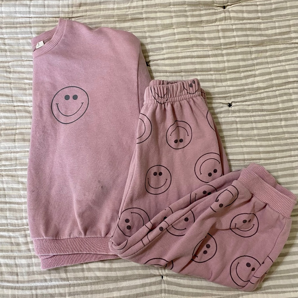 2T PLAY Indy & Pippa and crewnecks